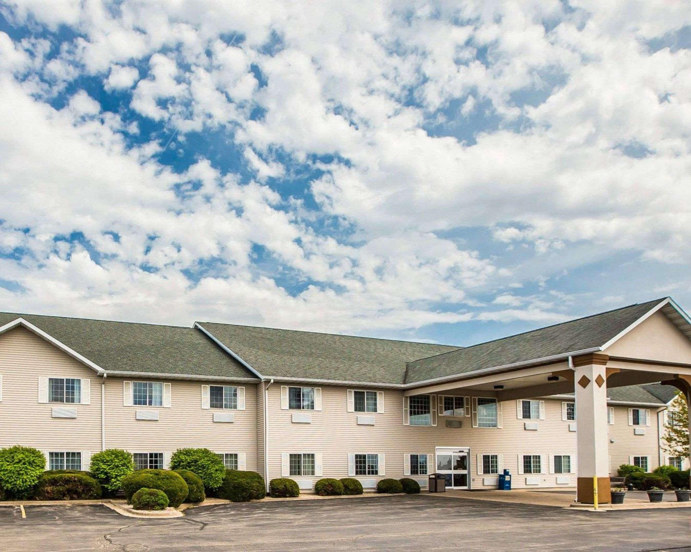 Quality Inn & Suites Dixon Near I-88 Exterior foto