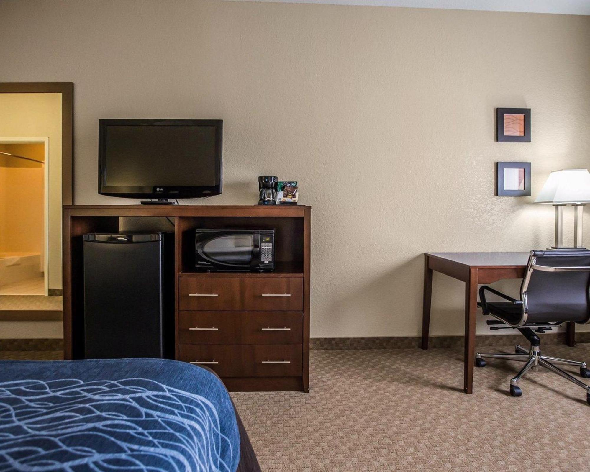 Quality Inn & Suites Dixon Near I-88 Exterior foto